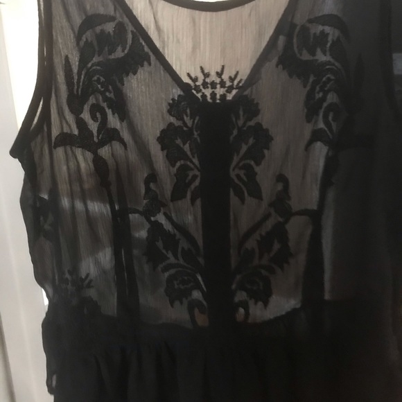Guess: Black peplum top - Picture 2 of 3